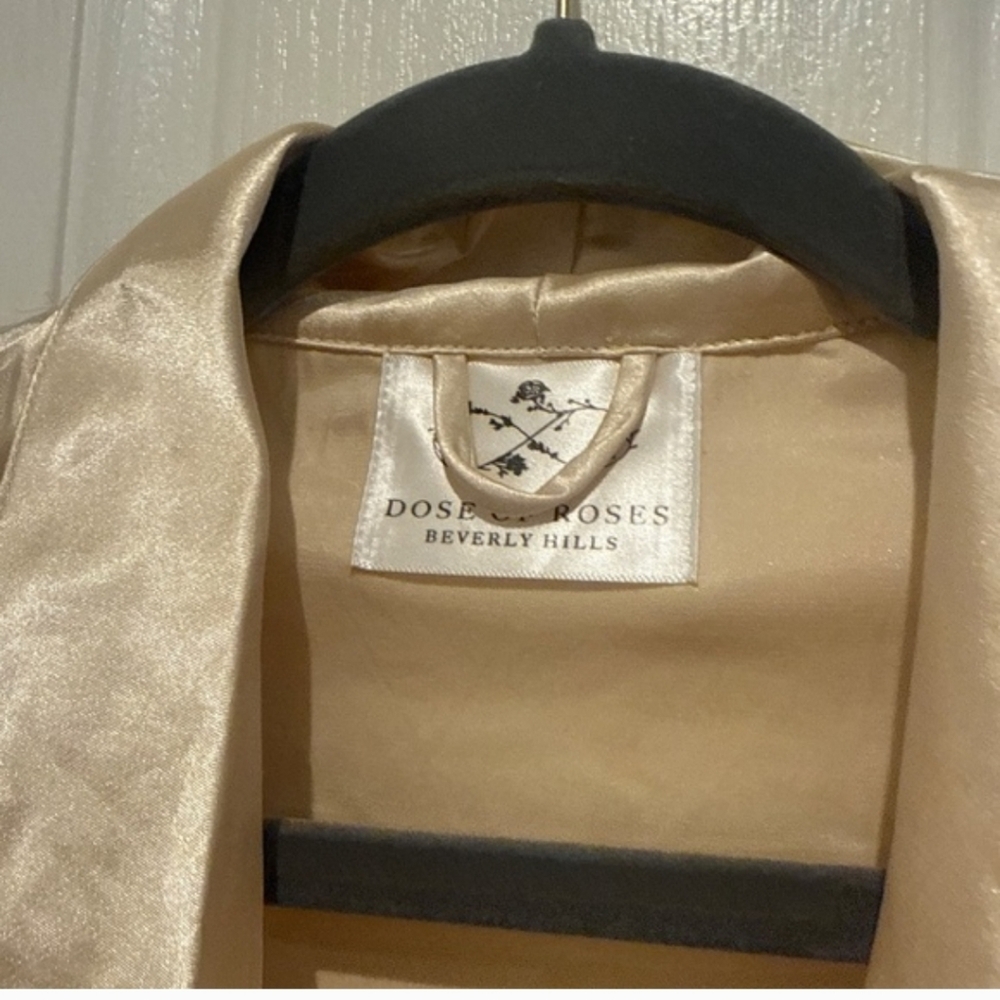 Dose of Roses Champagne Robe, NWT - Picture 3 of 3